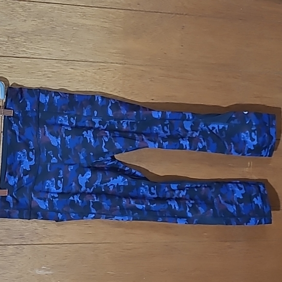Lululemon camo leggings - Picture 5 of 7